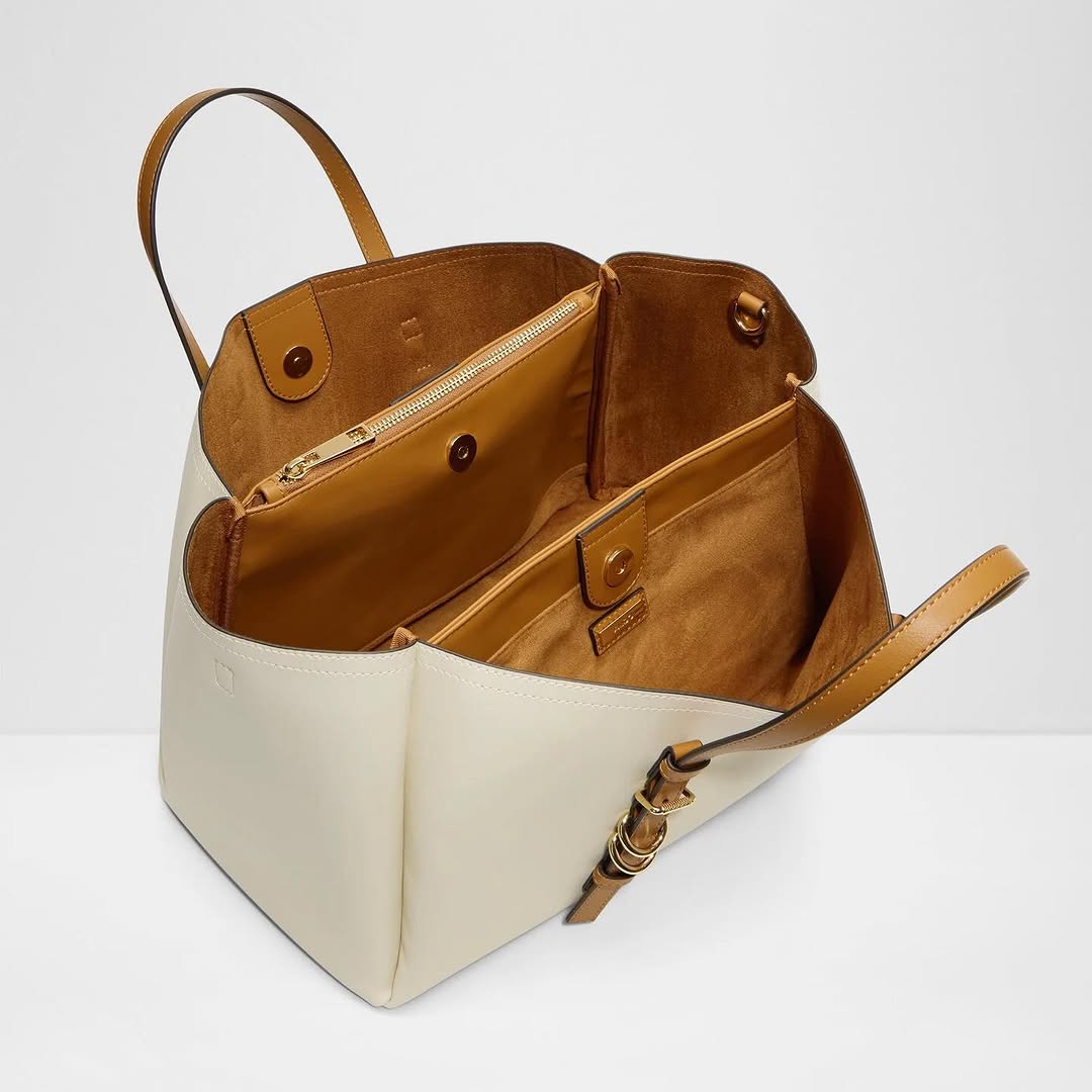 Hand Bag - Badge - Image 3